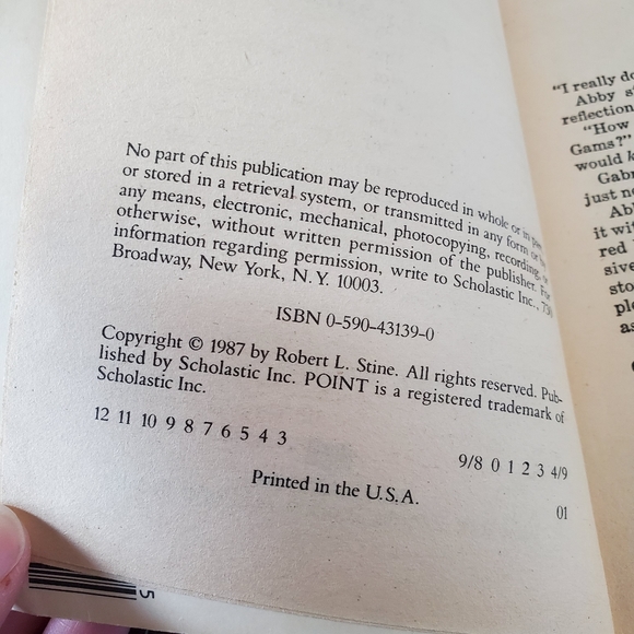 Twisted by R.L. Stine - Alternate cover - Picture 3 of 3